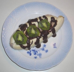 Banansplit med bananis med nødder